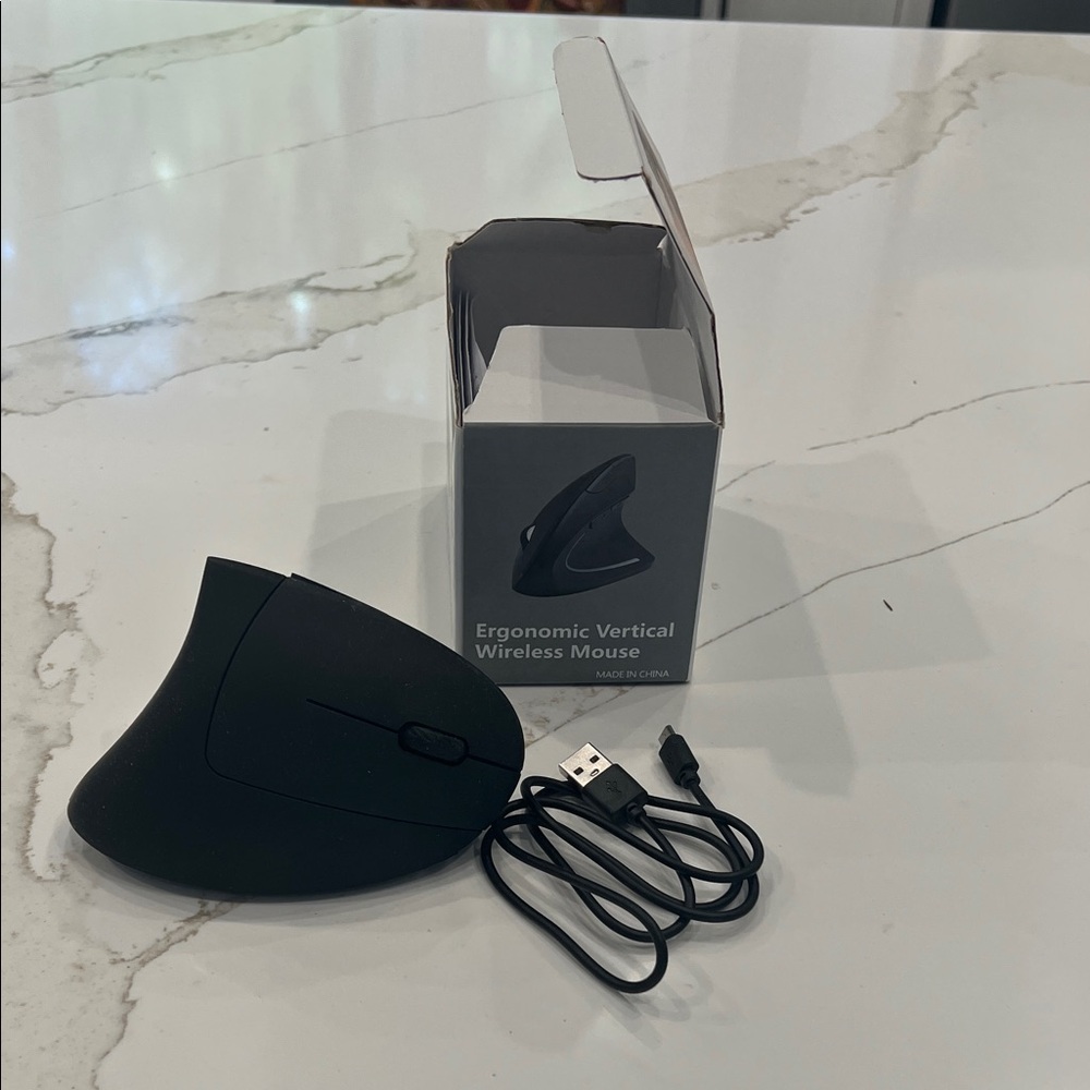 Ergonomic Vertical Wireless Mouse
